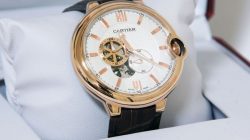 hand-clock-time-fashion-brand