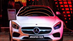 white-car-automobile-paris-france