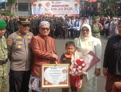 Crosser Cilik Berprestasi, M Dylan Ramadhan Terima Penghargaan pada Upacara HJB ke-544 Tingkat Kecamatan Cijeruk