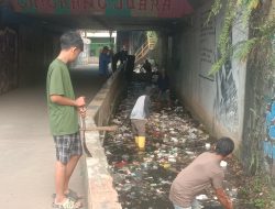 Kompak Jaga Lingkungan, Warga Kampung Ciherang Pondok RT 01/RW 01 Rutin Bersihkan Saluran Air 