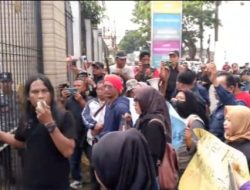 “JANGAN BUNGKAM PERS!” INSAN JURNALIS GUGAT KETERBUKAAN KEJARI KABUPATEN SUKABUMI